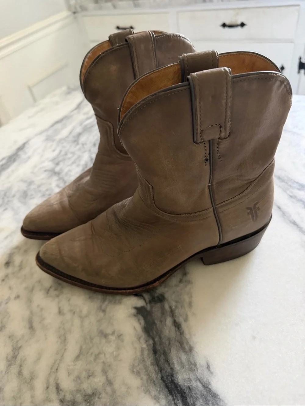 Frye Women's Western Ankle Boots Taupe Leather Pointed Toe Pull On Size 8